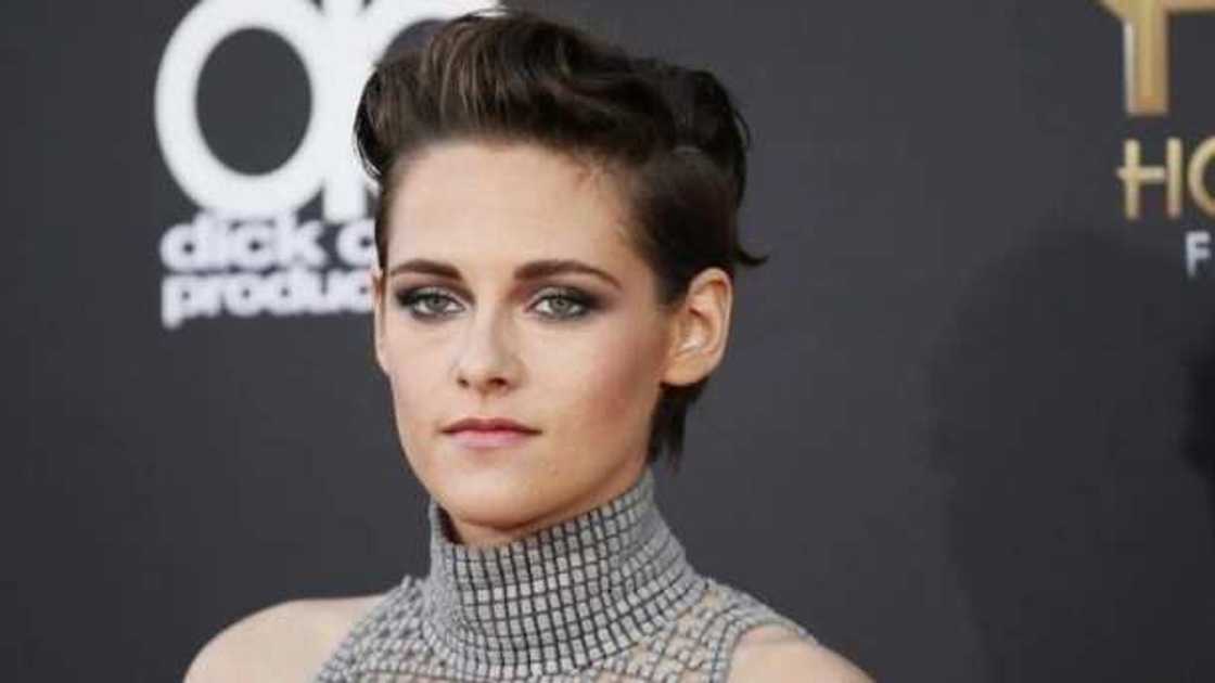 Yariman Saudiyya ya bai wa yar fim din Amurka Kristen dala 500k don hirar mintina 15 Yariman Saudiyya ya bai wa yar fim din Amurka Kristen dala 500k don hirar mintina 15