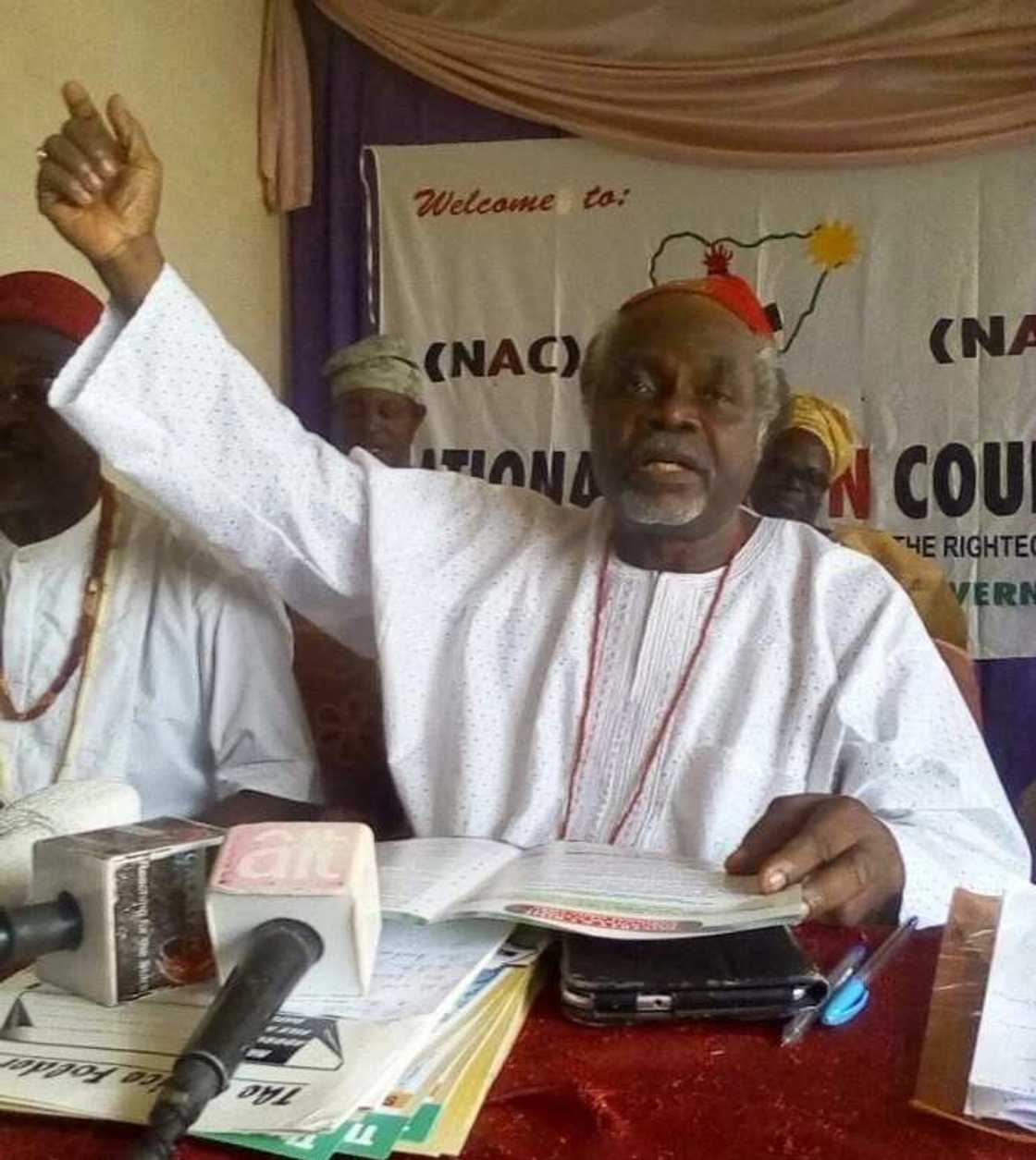 2019: Dan takarar shugaban kasa ya bukaci a dakatar da Buhari 2019: Dan takarar shugaban kasa ya bukaci a dakatar da Buhari