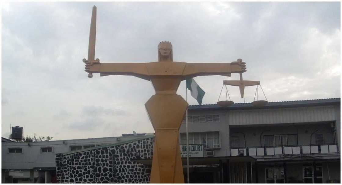 Zamba cikin aminci: 'Yan sanda sun garkame wata matar aure Zamba cikin aminci: 'Yan sanda sun garkame wata matar aure