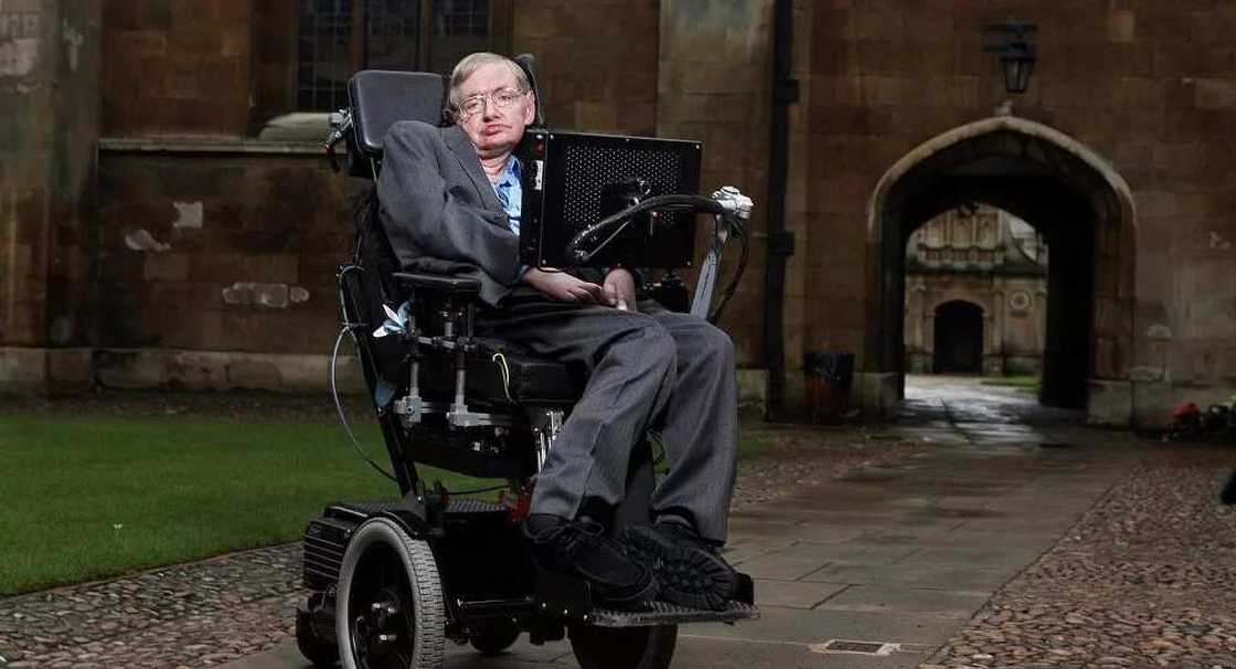 Duniyar Kimiyya tayi babban rashin FArfesa a daren jiya: Farfesa Stephen Hawkins