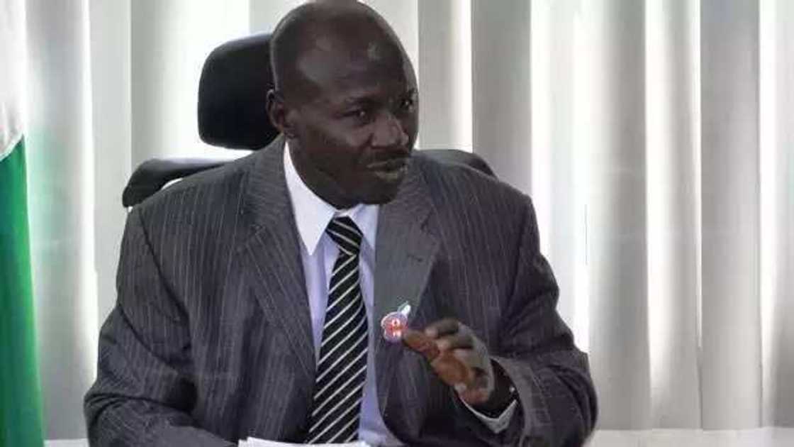 Magu ya shiga tsaka mai wuya, ya kai kara ga babban mai shari’a na kasa baki daya Magu ya shiga tsaka mai wuya, ya kai kara ga babban mai shari’a na kasa baki daya