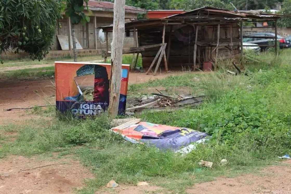 APC Ekiti governorship aspirant, Babafemi Ojudu campaign posters destroyed in Ekiti (photos) APC Ekiti governorship aspirant, Babafemi Ojudu campaign posters destroyed in Ekiti (photos)