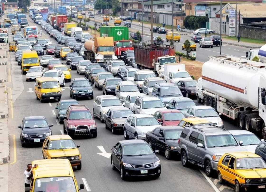 Traffic hold-ups Traffic hold-ups