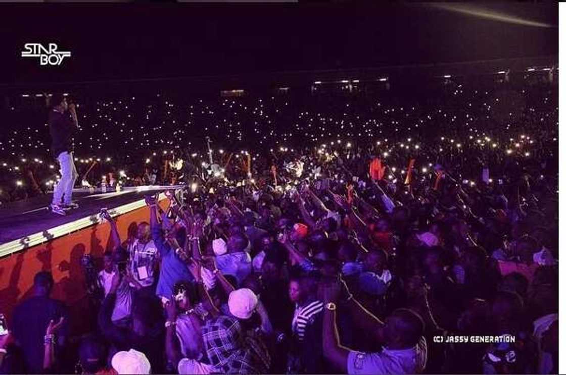 See How Malian Fans Worshiped Wizkid