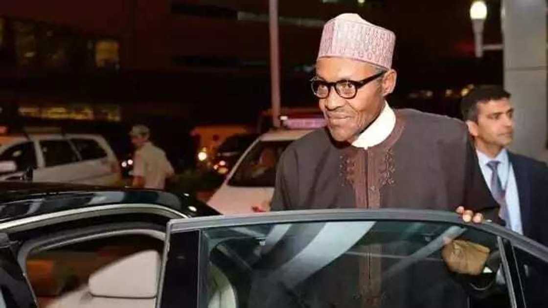 Rashin lafiyar shugaba Buhari tayi kamari; ta kai ba ya iya cin abinci Rashin lafiyar shugaba Buhari tayi kamari; ta kai ba ya iya cin abinci