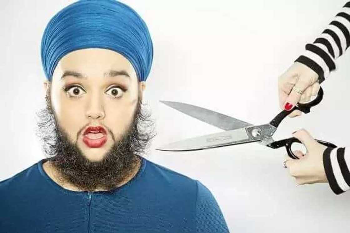 Wata mace mai gemu Wata mace mai gemu