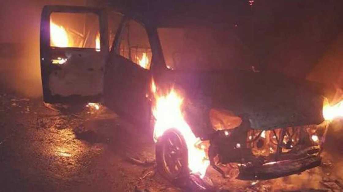 According to witnesses, the attack began shortly after 8:30 p.m., and was still underway as at 10:19 p.m. at Akim Divisional Headquarters According to witnesses, the attack began shortly after 8:30 p.m., and was still underway as at 10:19 p.m. at Akim Divisional Headquarters