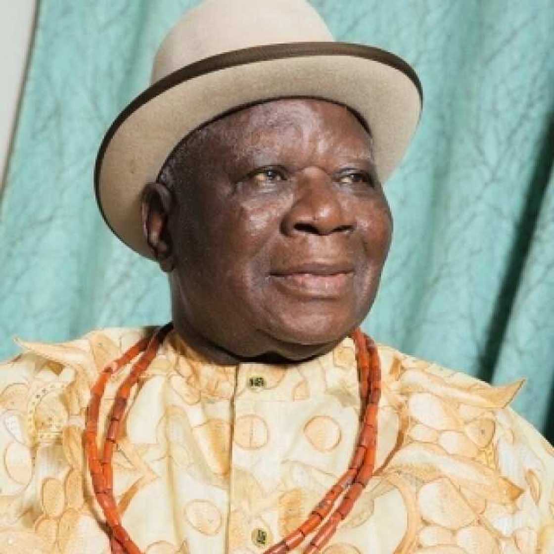 Yanzu yanzu: Rundunar yan sanda ta kai sumame a gidan Edwin Clark da ke Abuja Yanzu yanzu: Rundunar yan sanda ta kai sumame a gidan Edwin Clark da ke Abuja