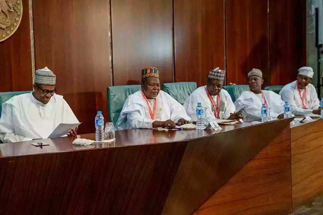 Shugabanin kungiyar masoya Buhari sun kai ziyara fadar gwamnati, kalli hotuna Shugabanin kungiyar masoya Buhari sun kai ziyara fadar gwamnati, kalli hotuna