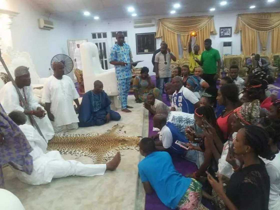 Exclusive: Ooni Of Ife Hosts Beauty Pageant Contestants (PHOTOS) Exclusive: Ooni Of Ife Hosts Beauty Pageant Contestants (PHOTOS)