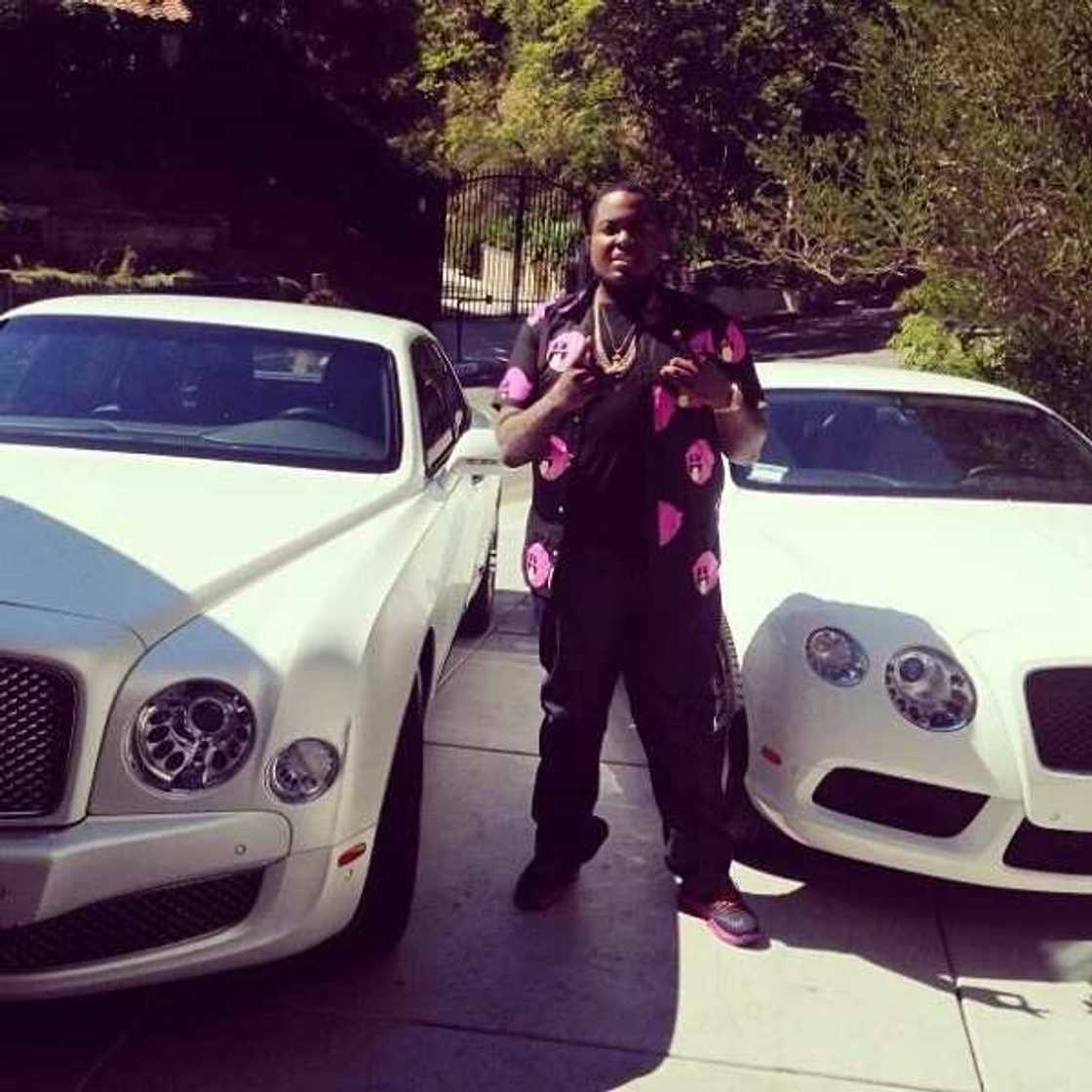 Duniya kenan: Kar ka so ka ji yadda wani babban Mawakin Duniya ya tsiyace Duniya kenan: Kar ka so ka ji yadda wani babban Mawakin Duniya ya tsiyace