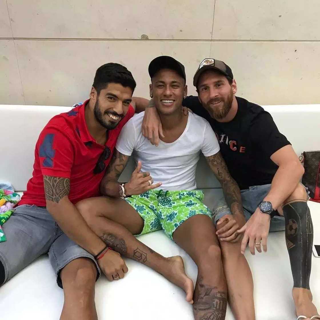 Neymar links up with former Barcelona teammates (photos) Neymar links up with former Barcelona teammates (photos)