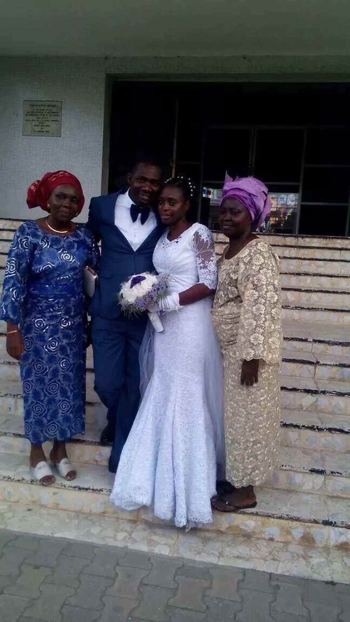 Bride who wore no makeup to her wedding speaks out Bride who wore no makeup to her wedding speaks out