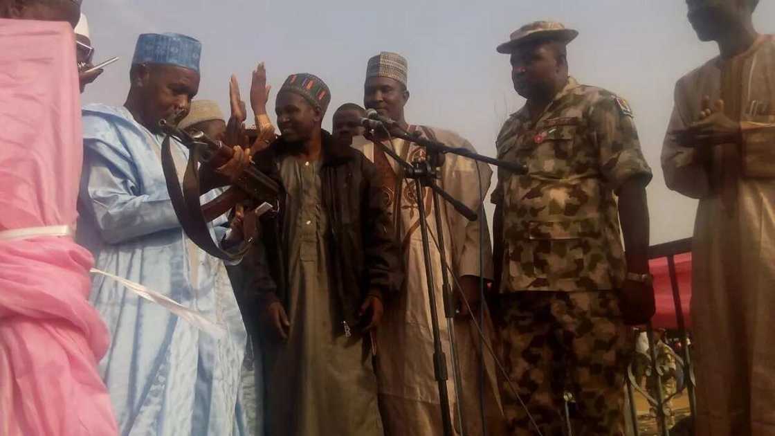 Jihar Katsina: Barayin shanu sun tuba, sun ajiye makamai Jihar Katsina: Barayin shanu sun tuba, sun ajiye makamai