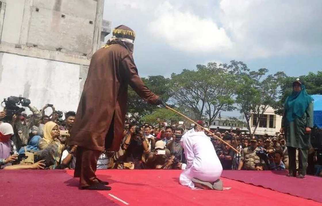 Wata amarya ta sha bulala 75 saboda tayi aure babu yardar mahaifin ta