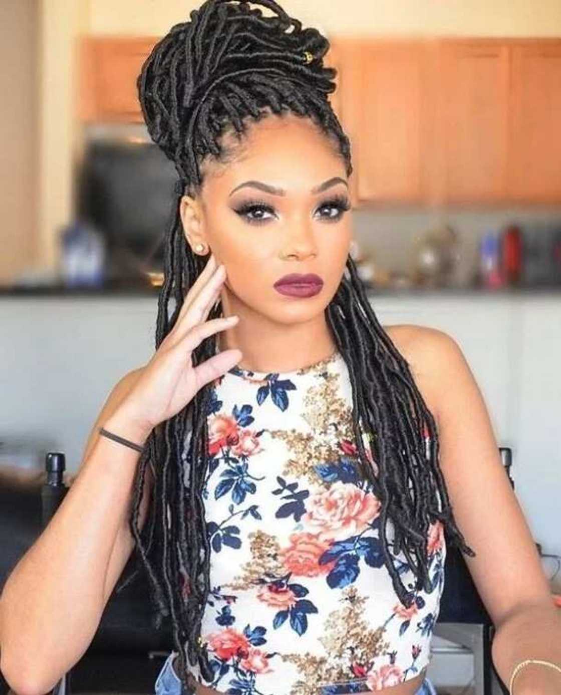 Kinky braids hairstyles - Faux Locs