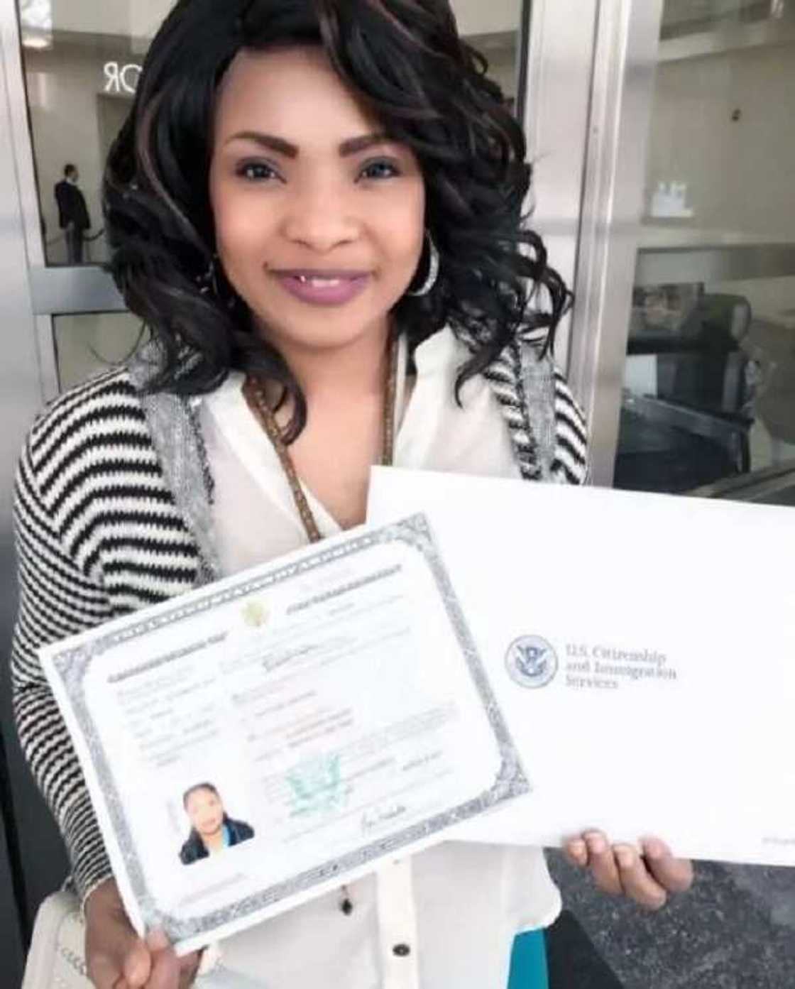 Suna da hoto: Fitattun jaruman Fim din kudu 6 da suka musulunta Suna da hoto: Fitattun jaruman Fim din kudu 6 da suka musulunta