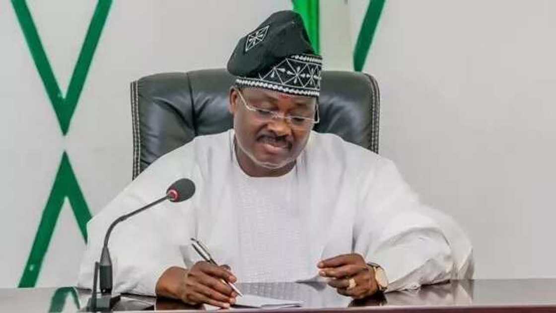 Gwamnan jihar Oyo; Abiola Ajimobi Gwamnan jihar Oyo; Abiola Ajimobi