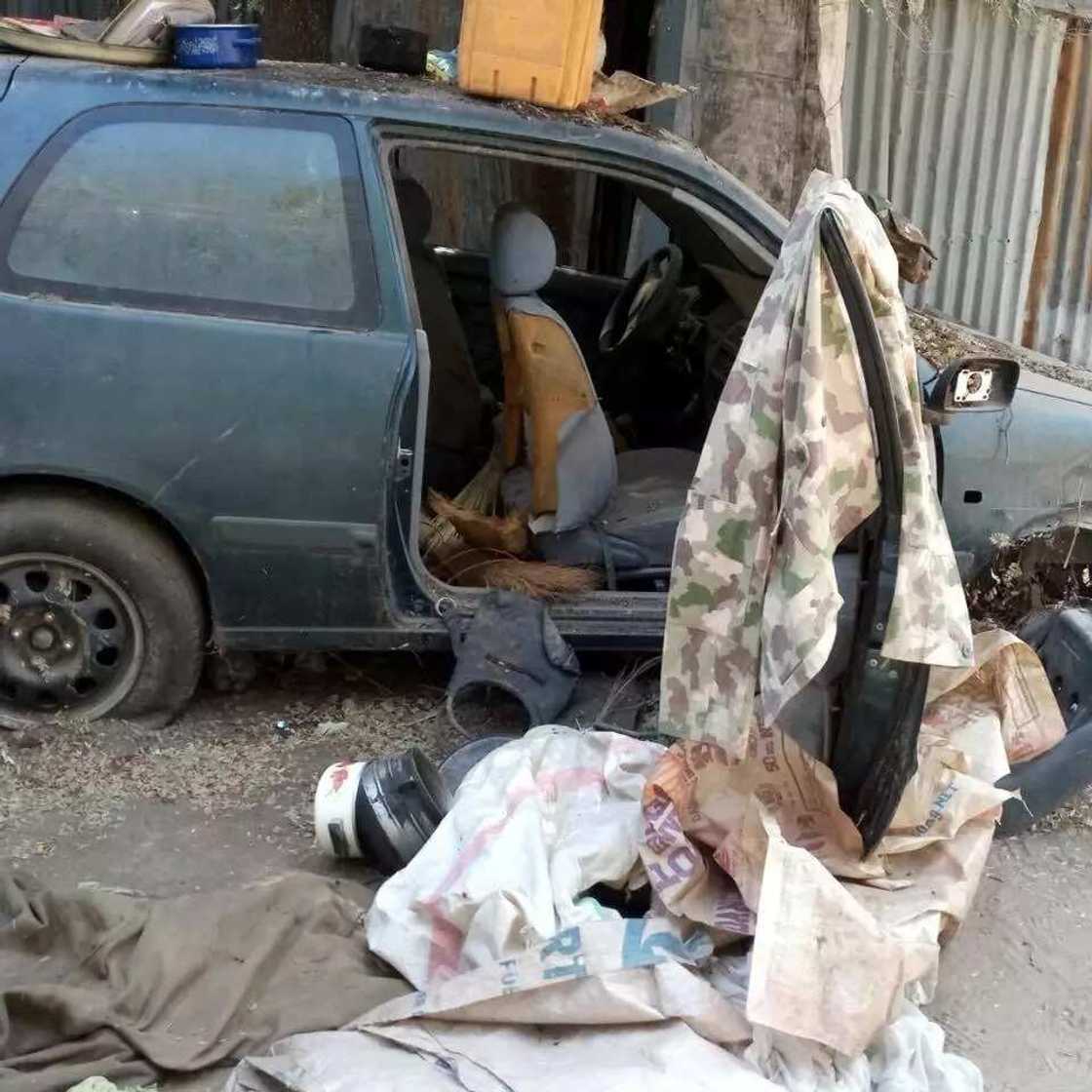 Sojojin Najeriya sun yi ma yan ta’addan Boko Haram jini da majina, sun tarwatsa kamfanin ƙera bama bamai Sojojin Najeriya sun yi ma yan ta’addan Boko Haram jini da majina, sun tarwatsa kamfanin ƙera bama bamai