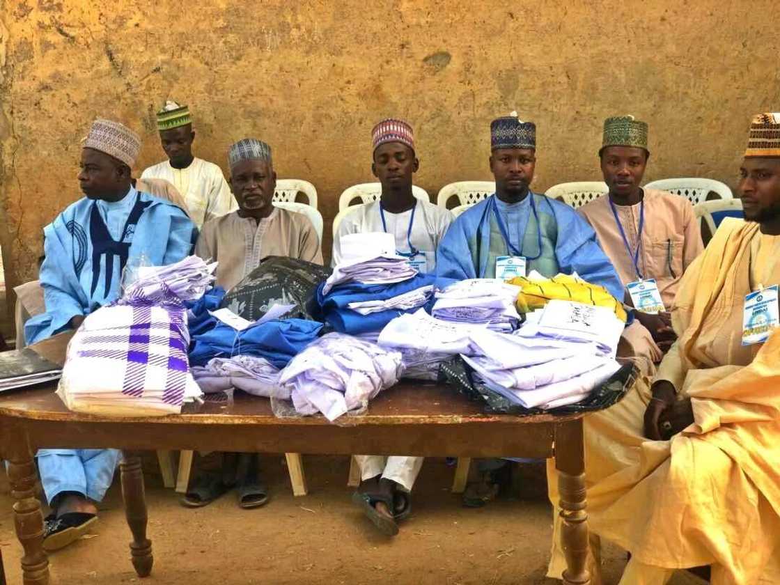 Cikin Hotuna: Wata Kungiyar Matasa ta tallafawa Marayu kayan Makaranta a jihar Kano Cikin Hotuna: Wata Kungiyar Matasa ta tallafawa Marayu kayan Makaranta a jihar Kano