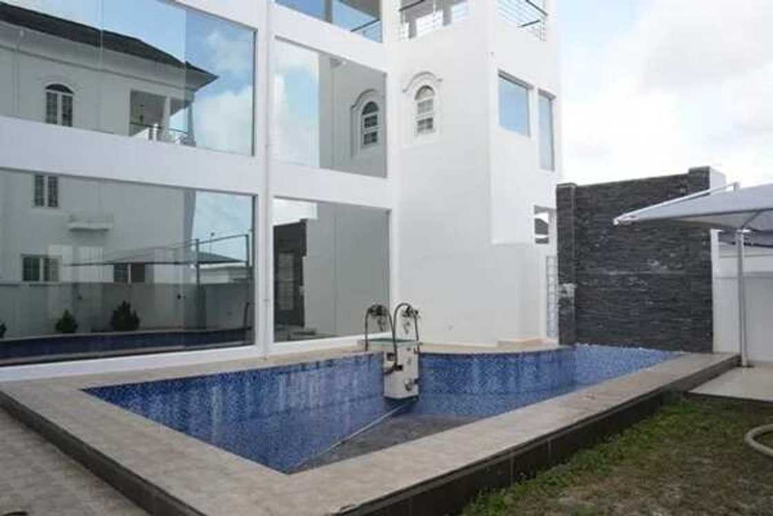 Linda ikeji house - pool Linda ikeji house - pool
