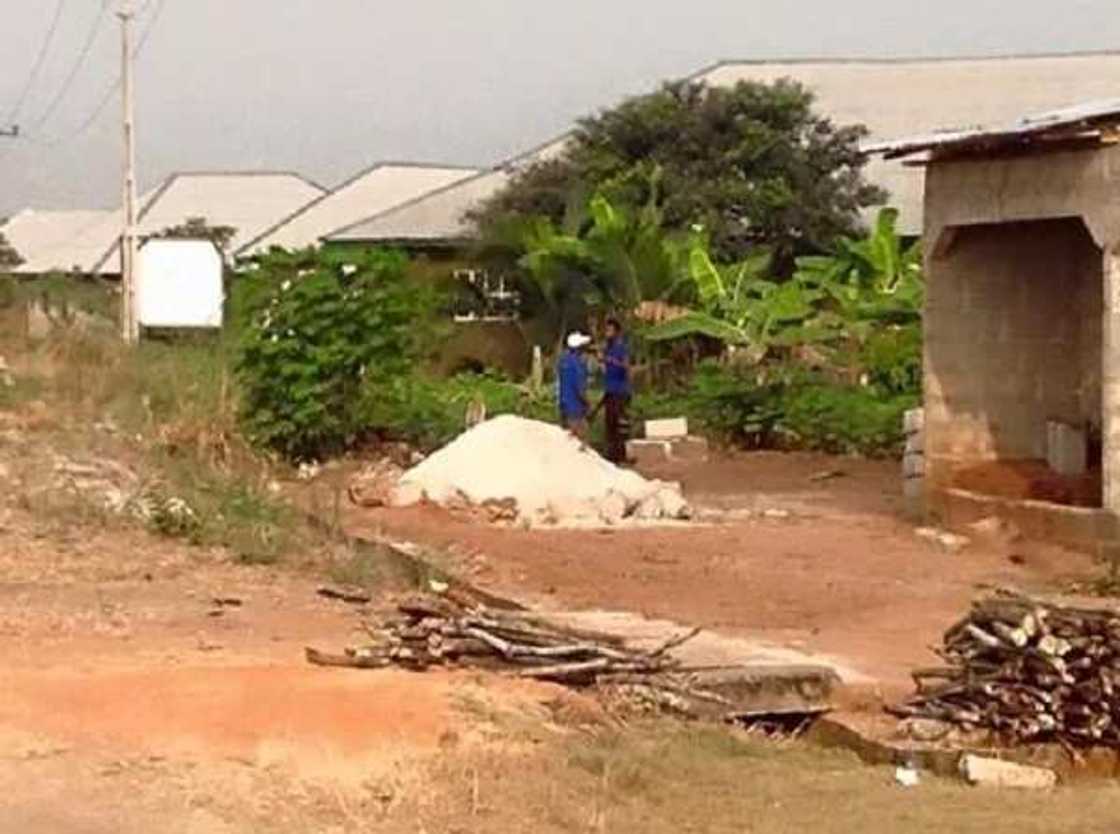 An kama mahaukaci yana kokarin sace yara biyu a Delta (hotuna) An kama mahaukaci yana kokarin sace yara biyu a Delta (hotuna)