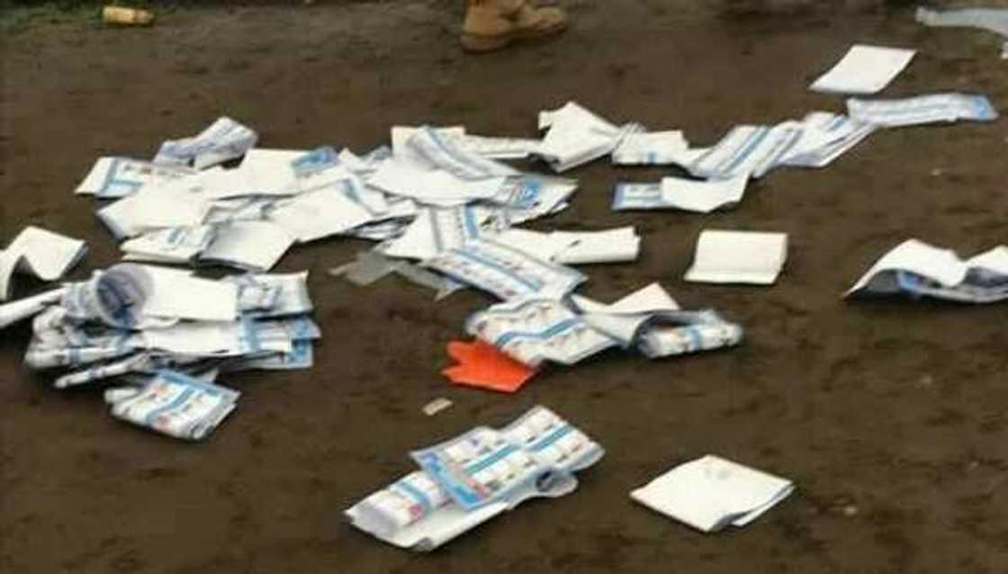 Updated: Violence rocks Ekiti APC governorship primaries, exercise stalled Updated: Violence rocks Ekiti APC governorship primaries, exercise stalled