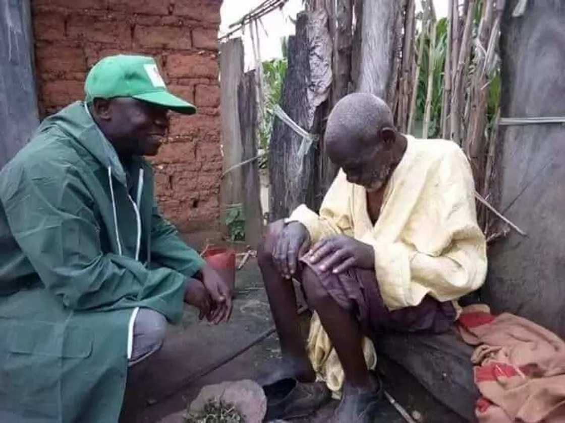 Aikin bada tallafin N5000 ga gajiyayyu ya kankama a jihar Jigawa (Hotuna) Aikin bada tallafin N5000 ga gajiyayyu ya kankama a jihar Jigawa (Hotuna)
