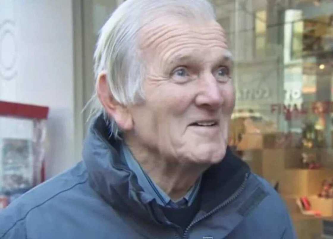 Former Liverpool goalkeeper Tommy Lawrence dies