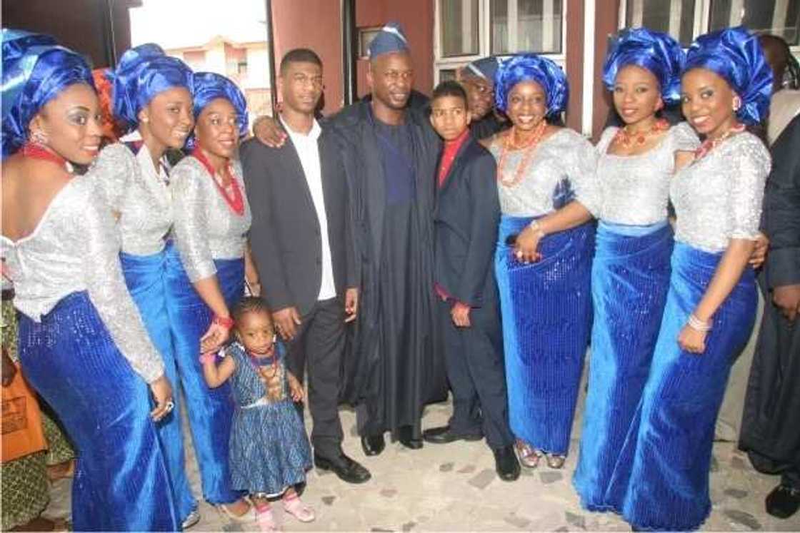 Meet Oba Adedapo Tejuoso’s 24 Children (photos) Meet Oba Adedapo Tejuoso’s 24 Children (photos)