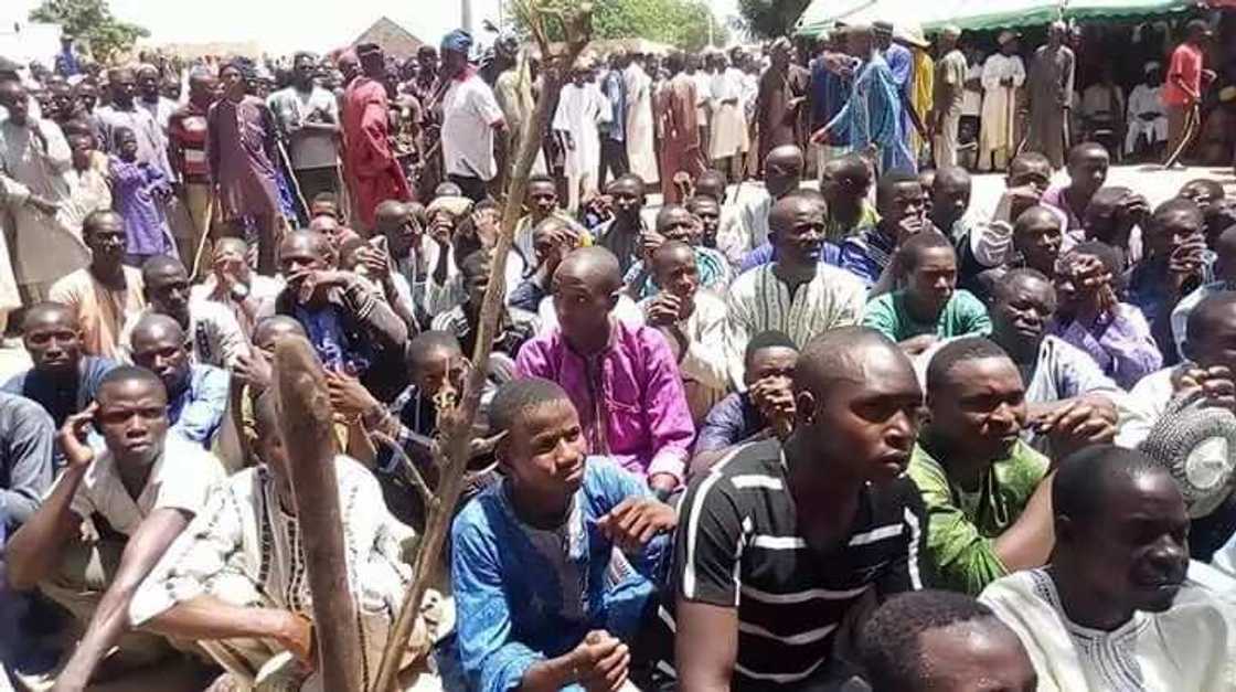 Sama da barayi 400 sun tuba a Kano tare da rantsewa da Kur'ani Sama da barayi 400 sun tuba a Kano tare da rantsewa da Kur'ani