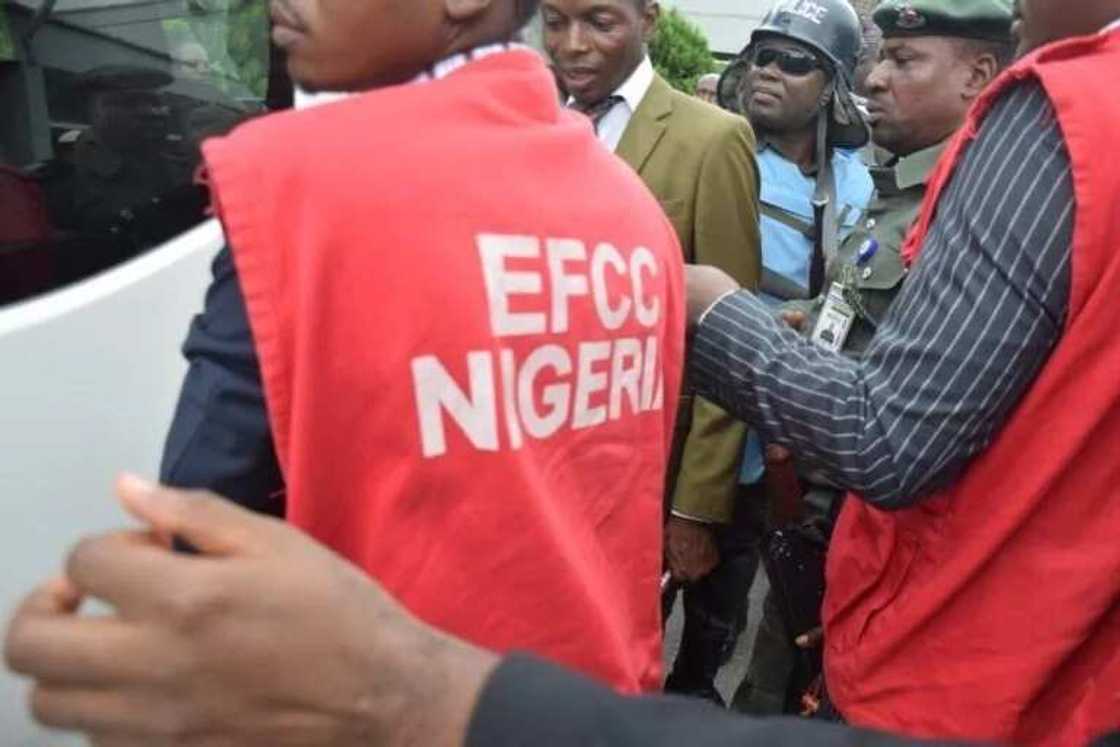 Cin kudin SEC: An sake sa ranar da za'a ji Gwarzo na zai kare kansa Cin kudin SEC: An sake sa ranar da za'a ji Gwarzo na zai kare kansa