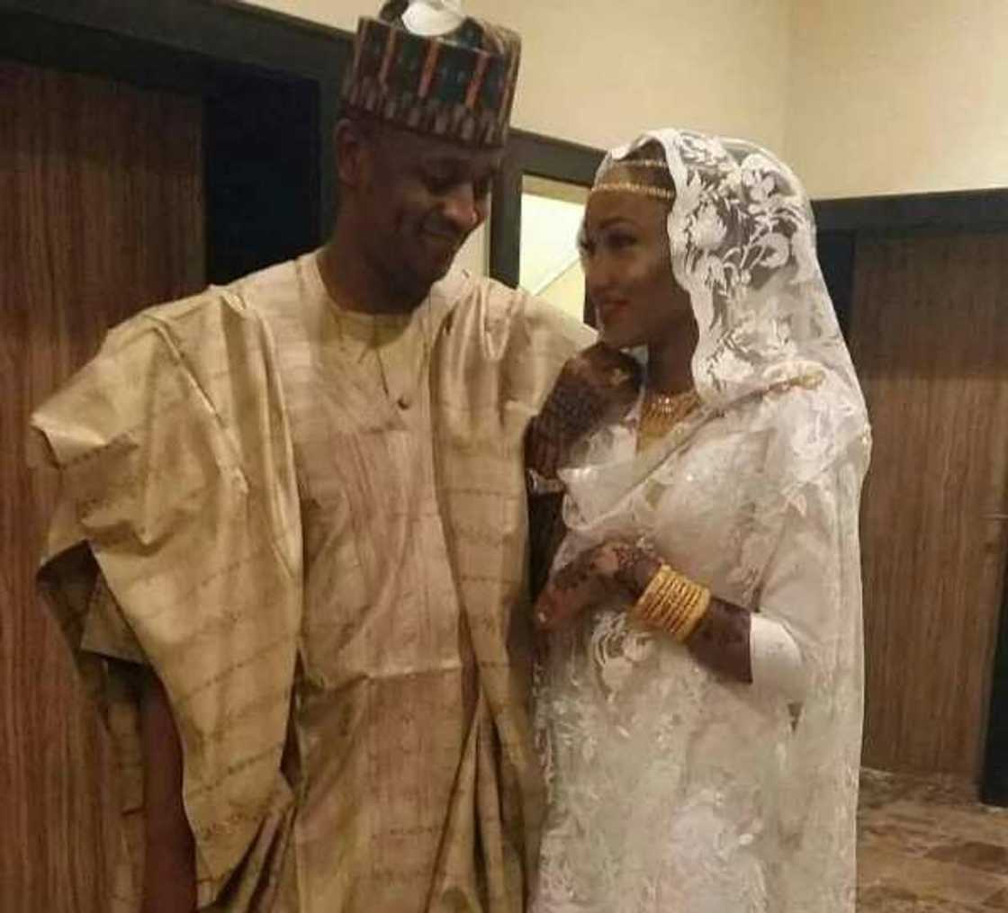 Kyawawan hotuna 6 na dan biloniya Ahmed Indimi da matarsa Zahra Buhari Kyawawan hotuna 6 na dan biloniya Ahmed Indimi da matarsa Zahra Buhari