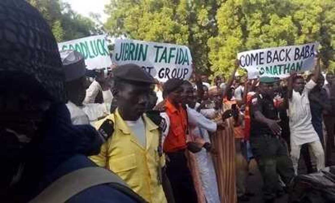 Goodluck Jonathan receives hero's welcome in Sokoto