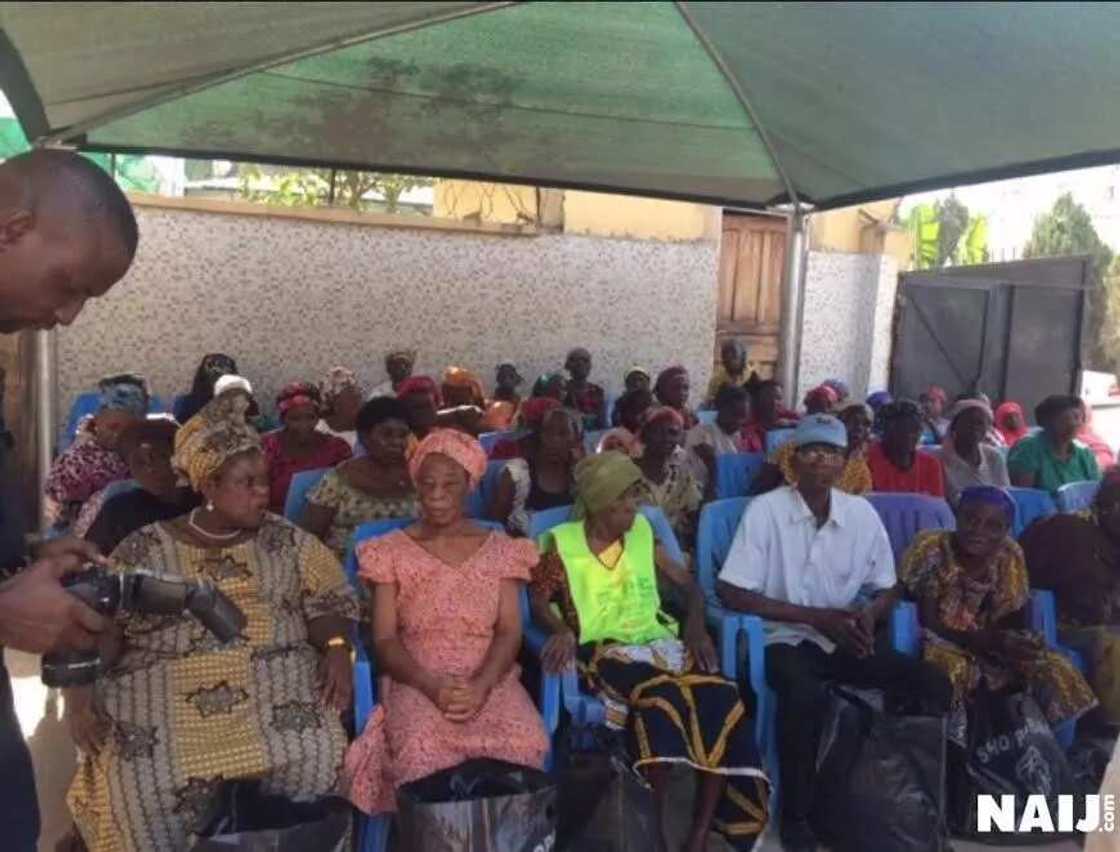 Students pay visit to old people's home in Abuja