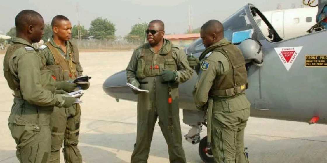 Nigerian air force uniform: colors and ranks