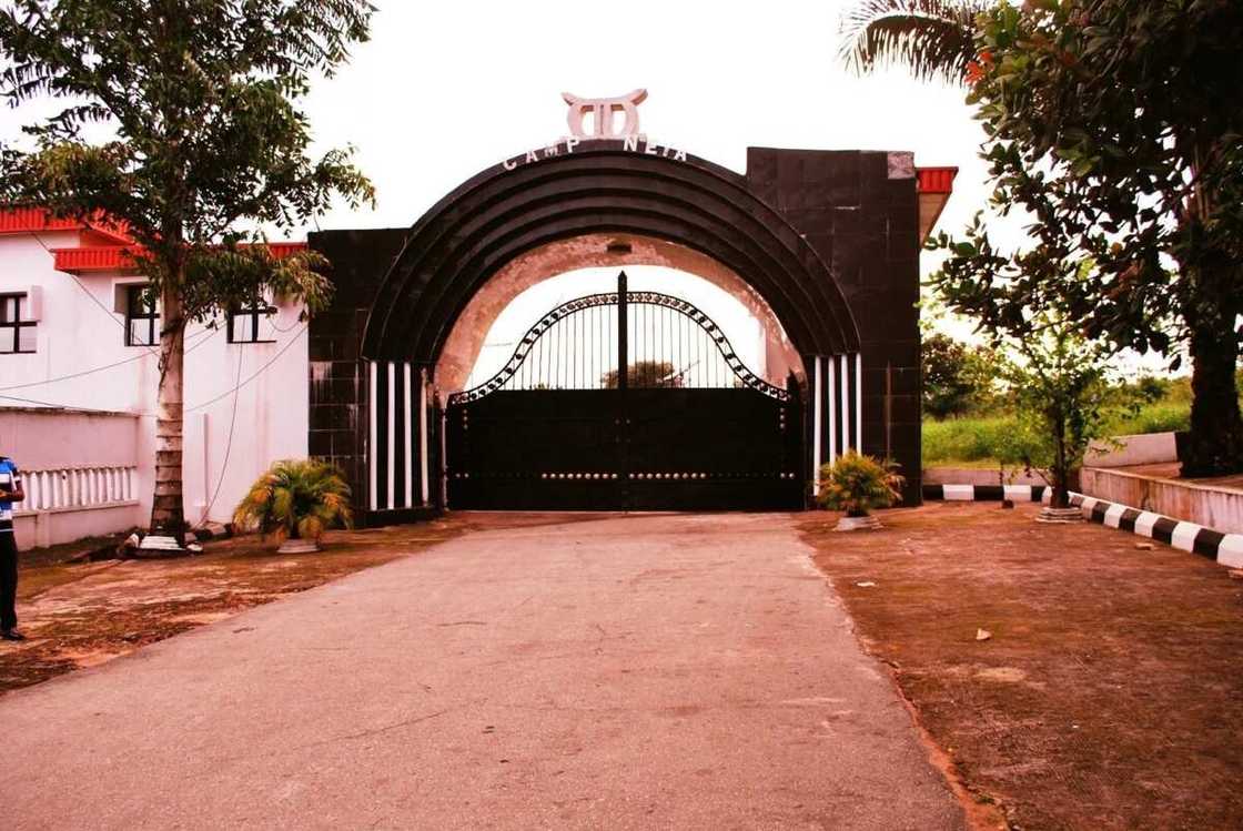 Checkout pictures from the 400-room mansion built by Orji Uzor Kalu Checkout pictures from the 400-room mansion built by Orji Uzor Kalu