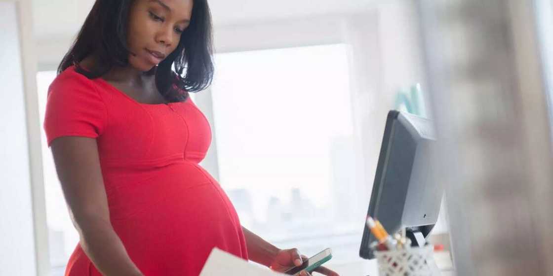 Gwamnatin Tarayya ta tsawaita izinin Hutun Haihuwa zuwa Watanni 4 Gwamnatin Tarayya ta tsawaita izinin Hutun Haihuwa zuwa Watanni 4