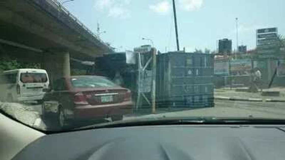 PHOTOS: Container Falls Off Truck In Lagos PHOTOS: Container Falls Off Truck In Lagos