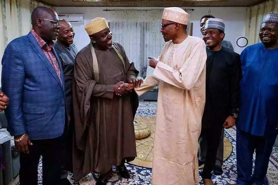 President Buhari receives Governor Okorochas, others in Daura (Photos) President Buhari receives Governor Okorochas, others in Daura (Photos)