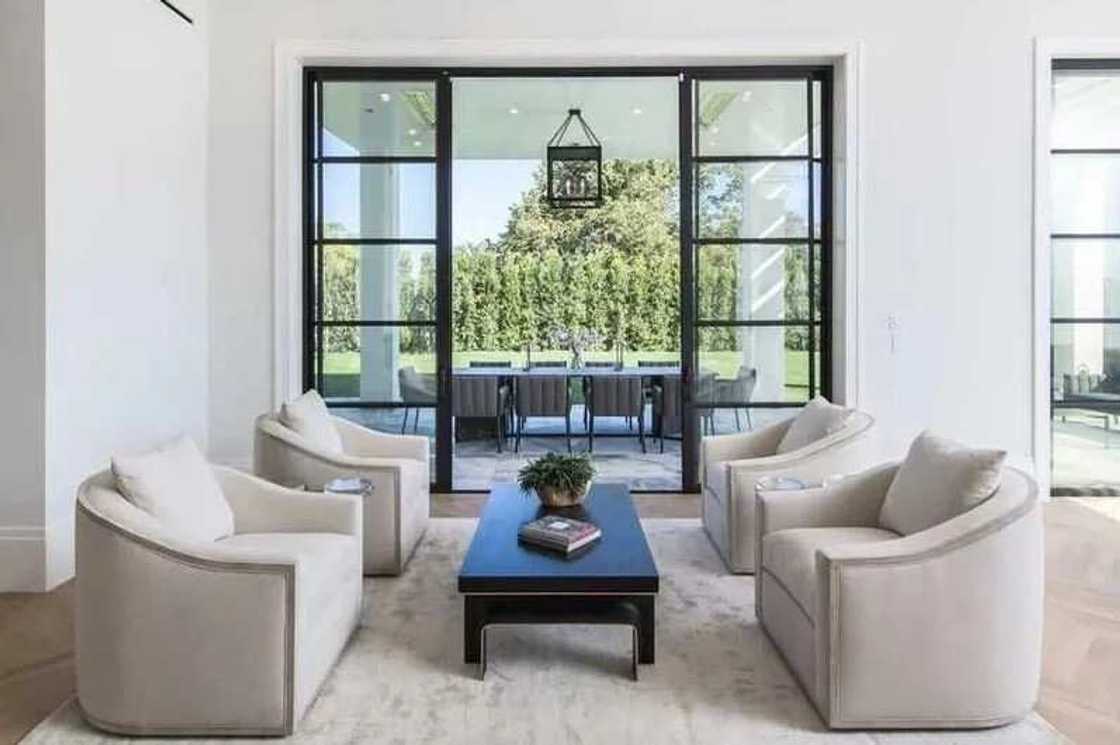 LeBron James buys new mansion in Brentwood for $23M (photos) LeBron James buys new mansion in Brentwood for $23M (photos)
