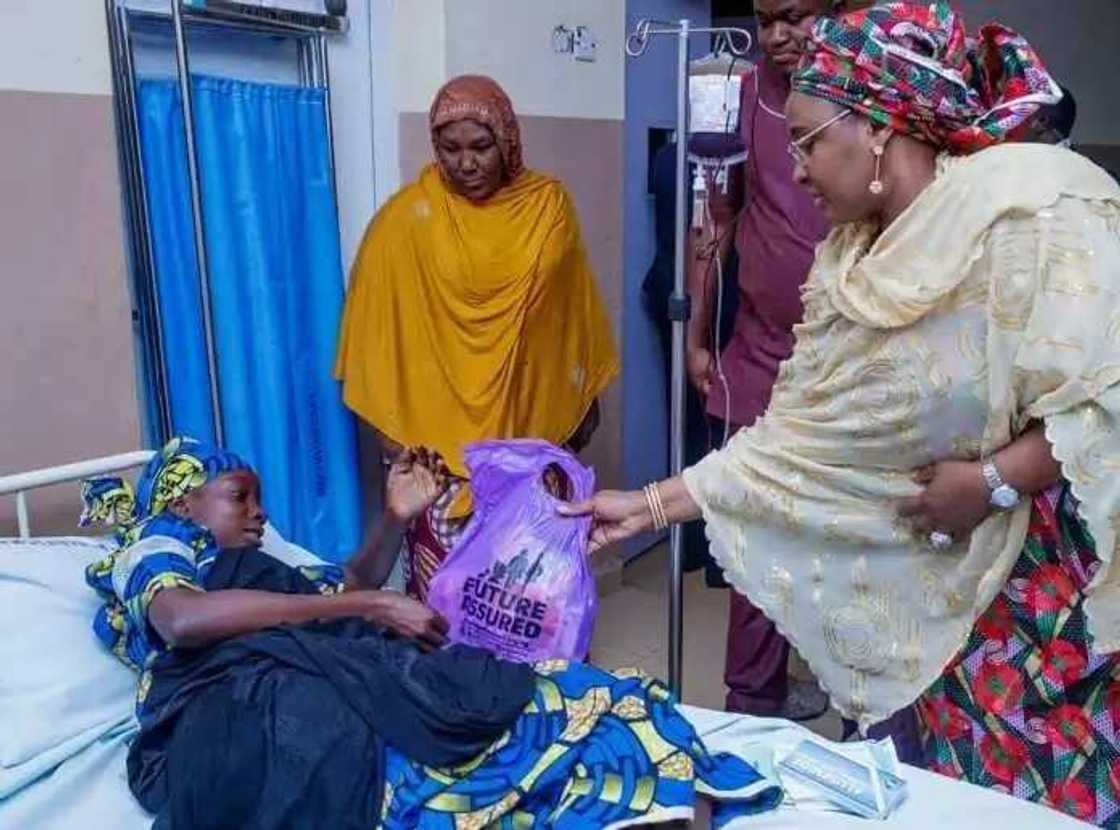 Cikin Hotuna: Aisha Buhari ta ƙaddamar da Cibiyar tallafawa Mata a Garin Daura Cikin Hotuna: Aisha Buhari ta ƙaddamar da Cibiyar tallafawa Mata a Garin Daura