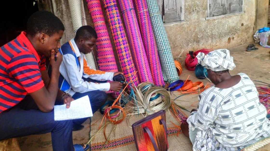 Nigerian traditional crafts Nigerian traditional crafts