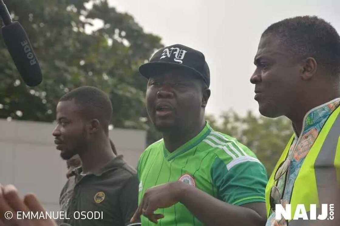 Live Updates: Nigerians continue nationwide protest at National stadium despite 2baba backing down Live Updates: Nigerians continue nationwide protest at National stadium despite 2baba backing down