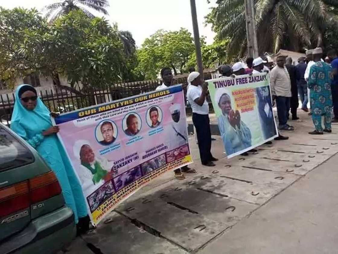 Hotunan zangar-zangar neman sakin Zakzaky dake gudana a Legas Hotunan zangar-zangar neman sakin Zakzaky dake gudana a Legas