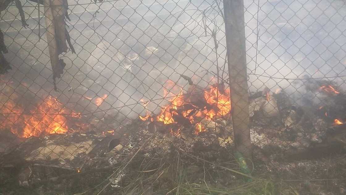 Ke duniya ina zaki damu ne? Wani tsoho ya banka ma ƙaninsa wuta, ya ƙone ƙurmus Ke duniya ina zaki damu ne? Wani tsoho ya banka ma ƙaninsa wuta, ya ƙone ƙurmus