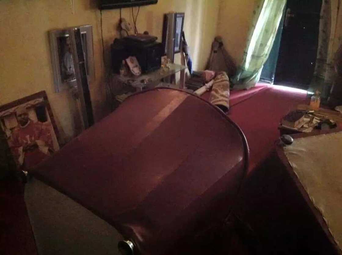 Soldiers search Catholic church and priest's house for weapons, Nigerians react (see photos) Soldiers search Catholic church and priest's house for weapons, Nigerians react (see photos)