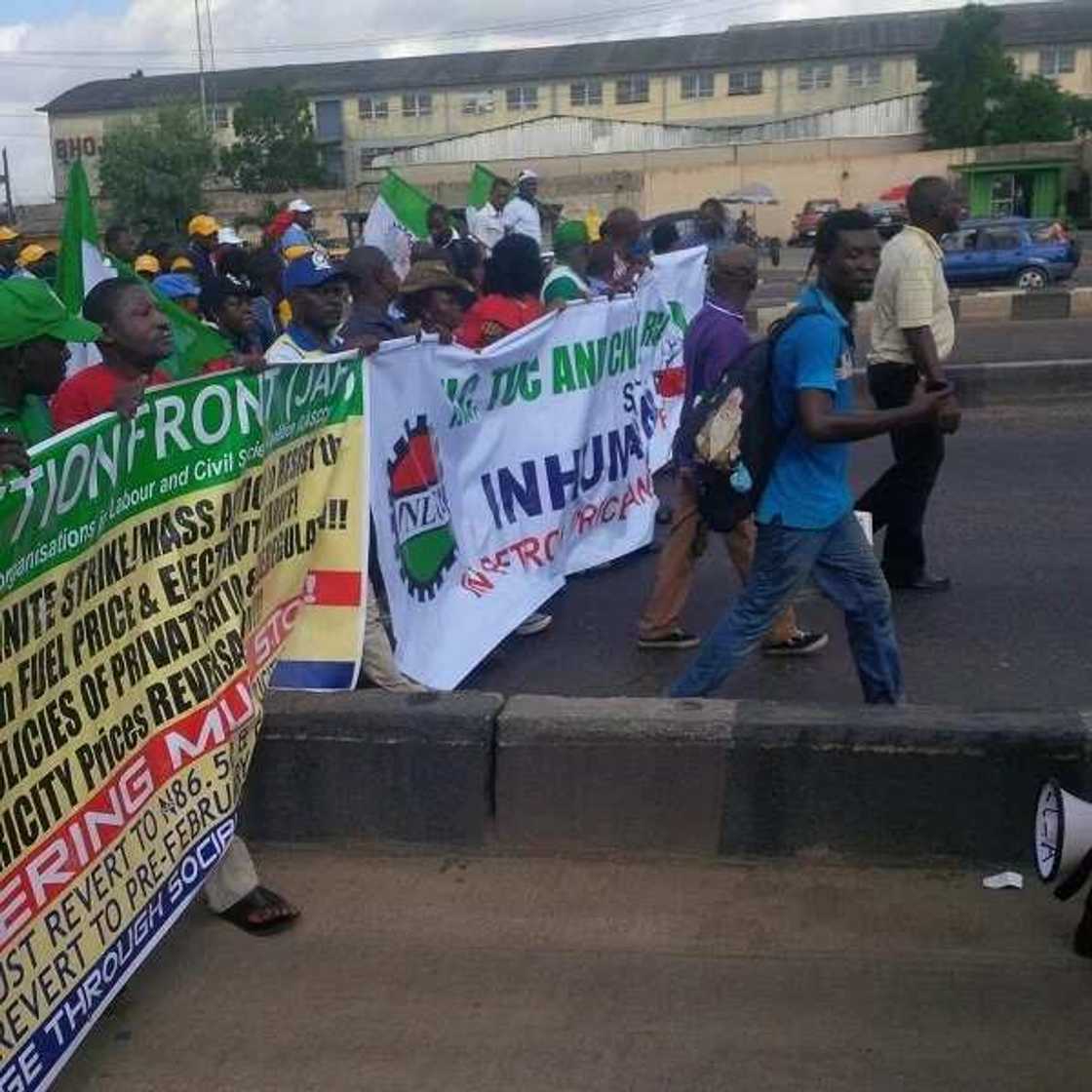 NLC members, police clash (photos) NLC members, police clash (photos)