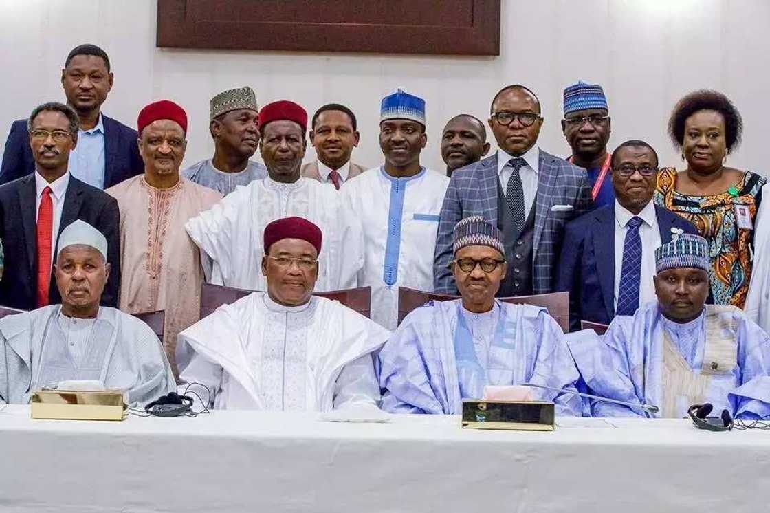BREAKING: President Buhari attends Nigeria-Niger signing ceremony of MOU on refinery BREAKING: President Buhari attends Nigeria-Niger signing ceremony of MOU on refinery