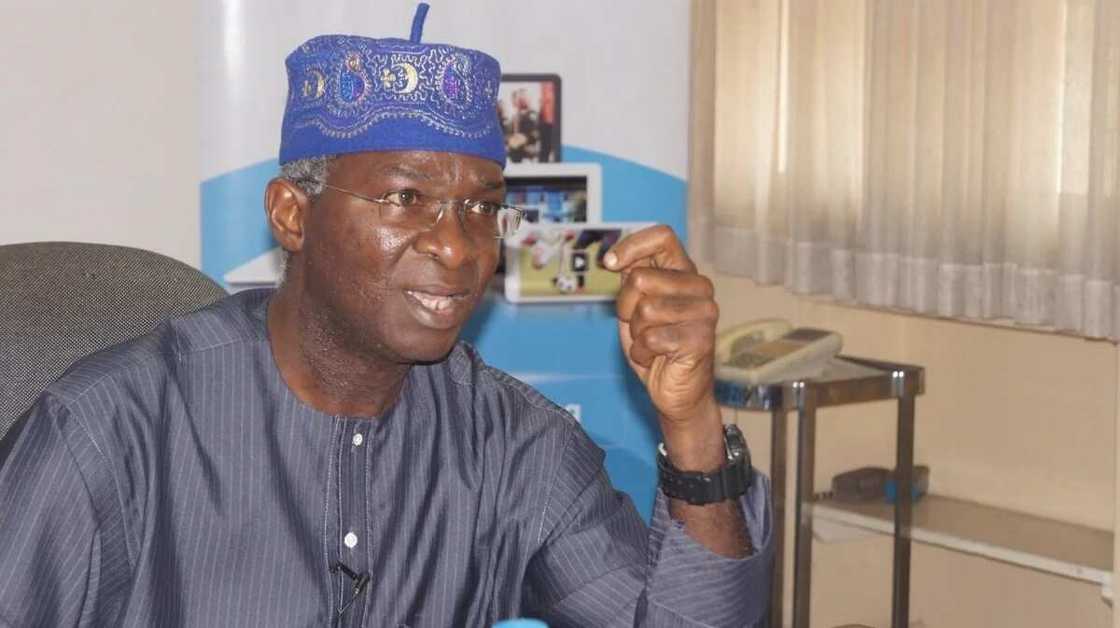 Fashola embarrassed by PHCN in APC secretariat Fashola embarrassed by PHCN in APC secretariat